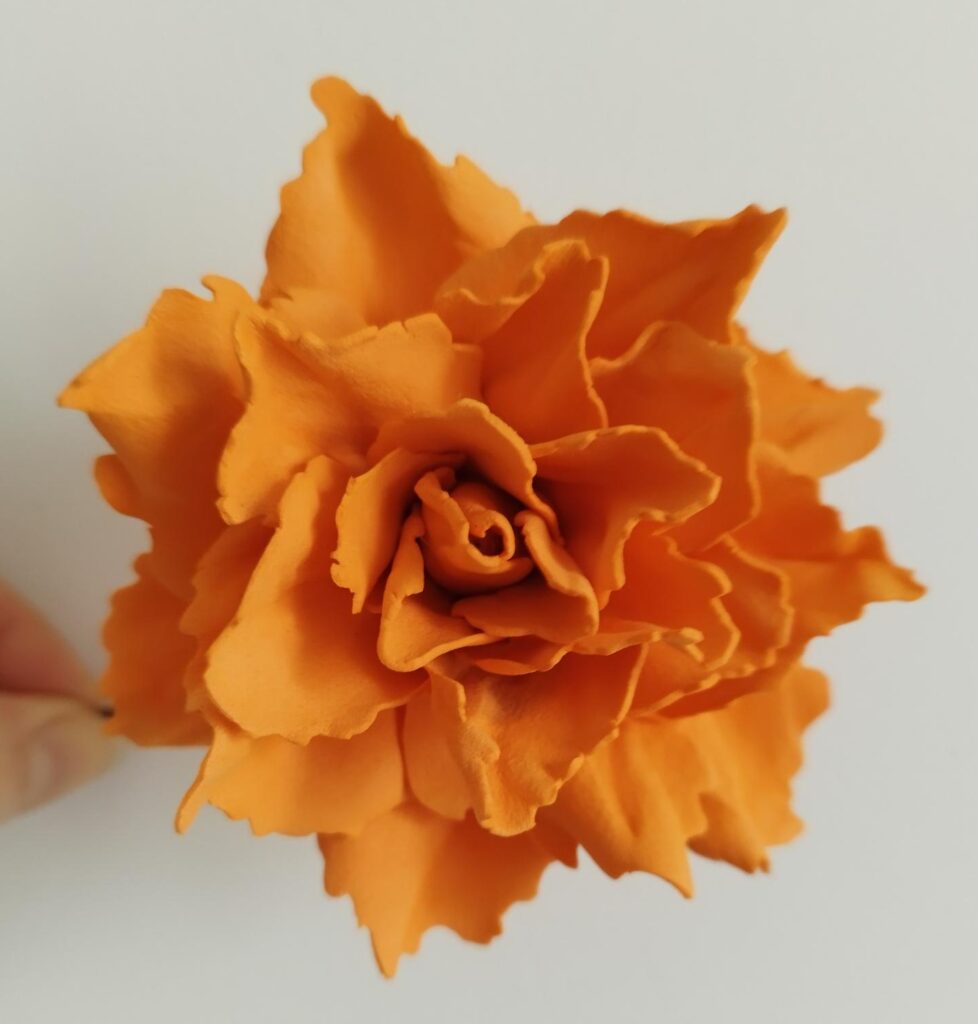 pivoine décoration d'intérieur, fleur de foamiran, feuille en mousse, création artisanale