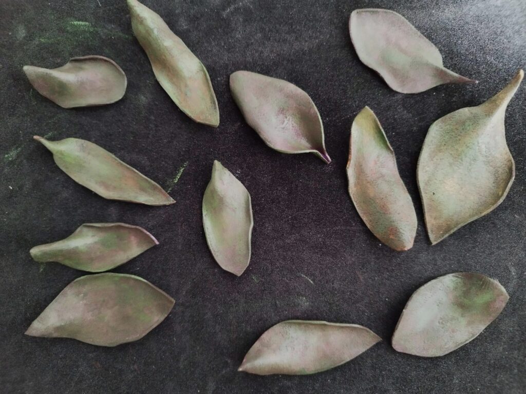 Feuille fabriqué en feuille de mousse, Foamiran, création artisanale, fait main, décoration intérieur