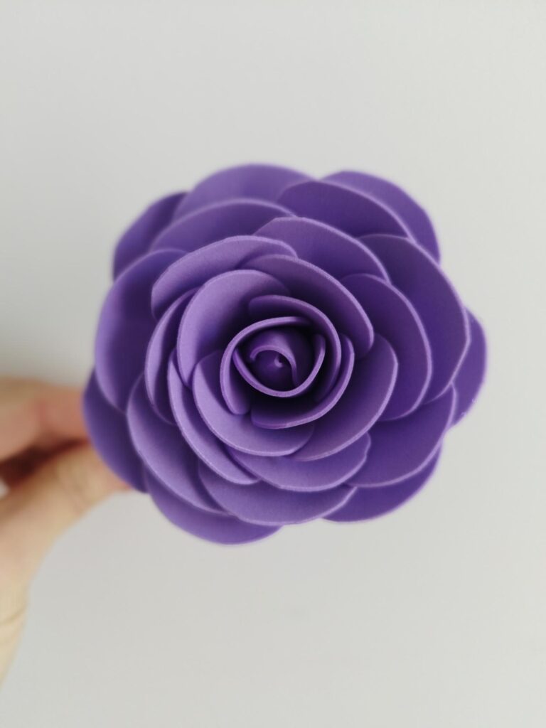 camélia en feuille de mousse, fait main, Foamiran, décoration intérieur