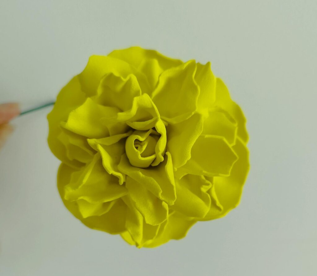 fleur artisanale, en feuille de mousse jaune, Foamiran, décoration intérieur