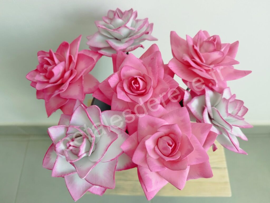 Bouquet de camélia en feuille de mousse, création artisanale