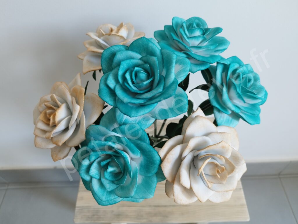 Bouquet de roses turqoise et or, en feuille de mousse, Foamiran, décoration intérieur